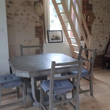 Charmante Ancienne Gare Halte Relais Bonsmoulins Kültér fotó