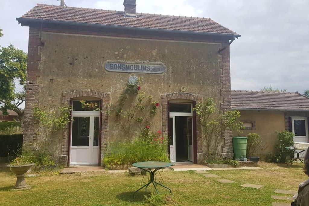 Charmante Ancienne Gare Halte Relais Bonsmoulins Kültér fotó